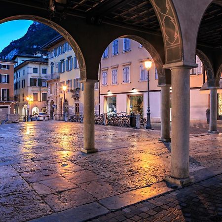 Nido Sui Tetti Di Riva Del Garda - Happy Rentals المظهر الخارجي الصورة